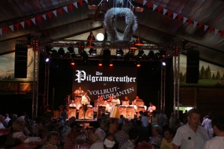Hofer Volksfest im Festzelt